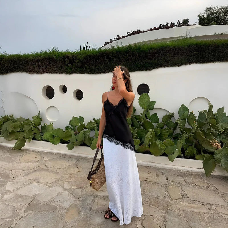 Regata Acetinada Assimétrica Renda